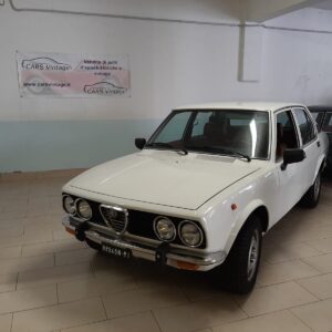 Alfa Romeo Alfetta 1.6 del 1981 con targhe originali MI